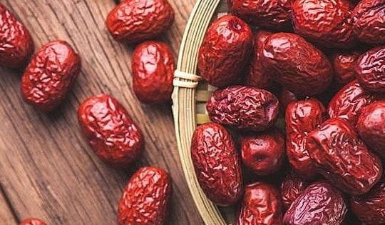 Táo đỏ khô bán tràn lan, nhận diện hàng đúng chuẩn thế nào?