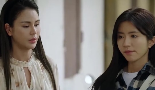 "Dịu dàng màu nắng" mới nhất (tập 6): Xuân lén quay lại cảnh Lan Anh ngoại tình