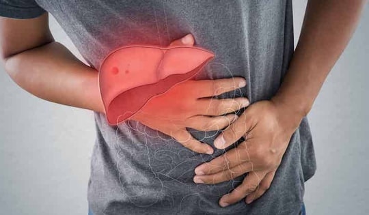 Người phụ nữ tổn thương gan nghiêm trọng do hằng ngày uống loại nước thịnh hành