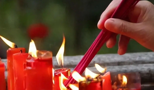 Khung giờ vàng thắp hương ngày mai – Rằm tháng 5 âm lịch 2025 để đắc được cát lành, vạn sự như ý