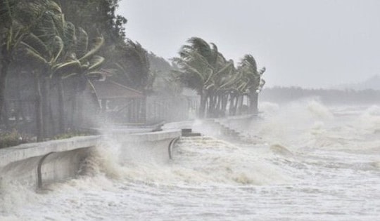 Xuất hiện vùng áp thấp ở Biển Đông, có khả năng mạnh lên thành bão