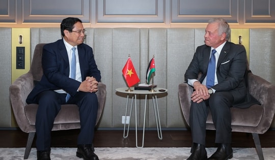 Thủ tướng Phạm Minh Chính hội kiến Quốc vương Jordan Abdullah II bin Al-Hussein