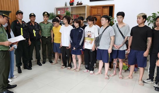 Công an Ninh Thuận trục xuất 13 người Trung Quốc về nước