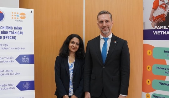 Câu chuyện về người phụ nữ vùng cao đi hơn 15 km đến trạm y tế và cam kết mạnh mẽ của Việt Nam