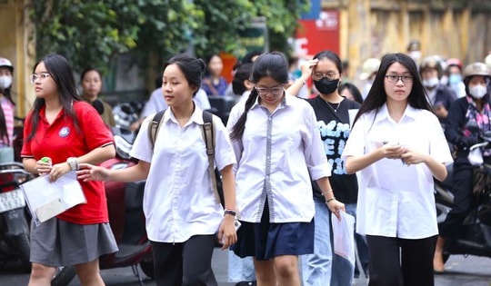 Sĩ tử Hà thành tiếp tục chinh phục kỳ thi lớp 10 chuyên đầy cam go