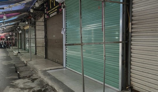 Chợ nhà Xanh - nơi được mệnh danh là 'thiên đường mua sắm' ảm đạm đến lạ thường!