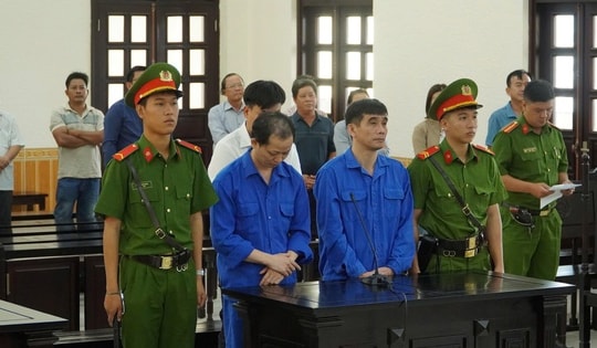 'Mánh khóe' của 2 phó giám đốc trung tâm đăng kiểm nhận hàng trăm triệu để cải tạo xe cơ giới