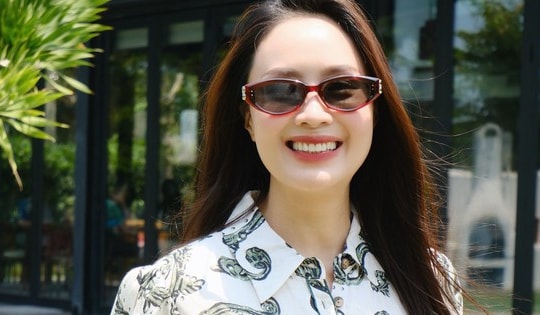 Nhan sắc Hồng Diễm hiện tại ra sao mà Minh Tiệp ngỡ ngàng khen xinh trẻ như cách đây 20 năm?