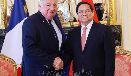 Thủ tướng Phạm Minh Chính hội kiến Chủ tịch Thượng viện Pháp Gérard Larcher