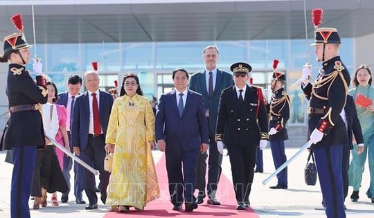 Thủ tướng Phạm Minh Chính và Phu nhân kết thúc chuyến thăm và làm việc tại Cộng hoà Pháp