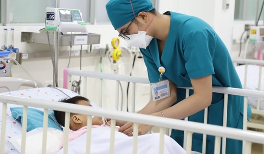 Sốt xuất huyết ở TPHCM tăng gấp 2,5 lần, nhiều trẻ sốc nặng