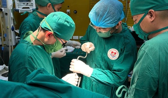 Người đàn ông liệt nửa người trái sau khi bị chấn thương sọ não