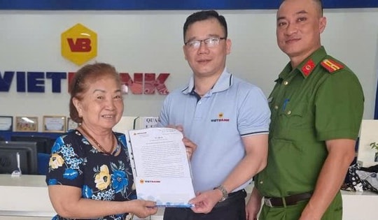 Hành động của cụ bà ở Hải Phòng khi nhận được 300 triệu chuyển khoản nhầm