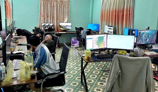 Triệt phá đường dây 'siêu trộm' 21.000 thẻ tín dụng quốc tế