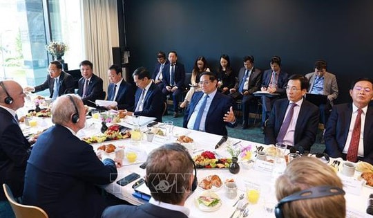 Thủ tướng Phạm Minh Chính ăn sáng làm việc với lãnh đạo tập đoàn kinh tế lớn của Thuỵ Điển