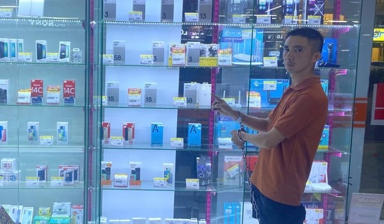 Đột nhập siêu thị Media Mart lúc nửa đêm, gã thanh niên trộm nhiều điện thoại, máy tính xách tay