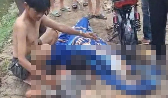 Lấy diều vướng dây điện cao thế, 3 học sinh bị điện giật