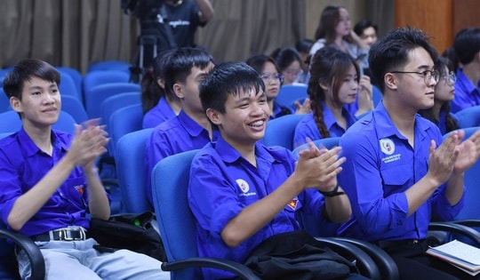 Phát huy vai trò của thanh niên trong bảo tồn bản sắc văn hóa dân tộc Việt Nam