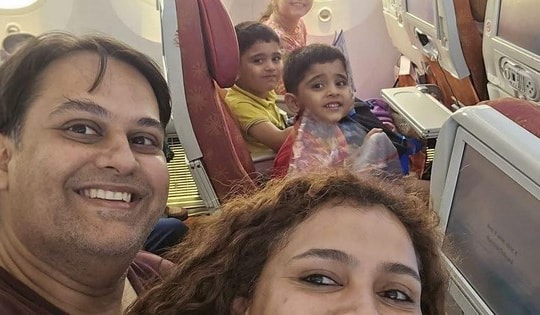 Bức ảnh gia đình 5 người đầy ám ảnh trên chuyến bay Air India định mệnh: "Khời đầu mới" của 1 tiến sĩ, 1 bác sĩ và 3 đứa con thơ đã thành tro tàn