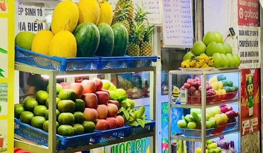 Thực hư về nước ép dưa hấu giá ‘siêu rẻ’ bán đầy thị trường