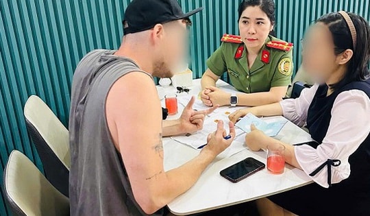 Sửa thông tin thị thực, người nước ngoài lĩnh án phạt và bị trục xuất