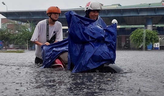 Bão số 1 tăng cấp, vùng biển Quảng Ninh - Hải Phòng có gió rất mạnh