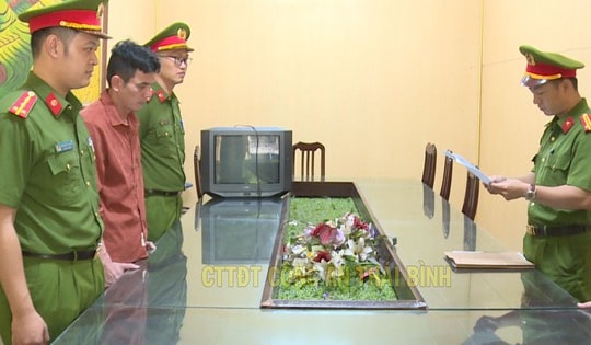 Bắt đối tượng sản xuất nhiều tấn khô gà, heo cháy tỏi... giả bán ra thị trường