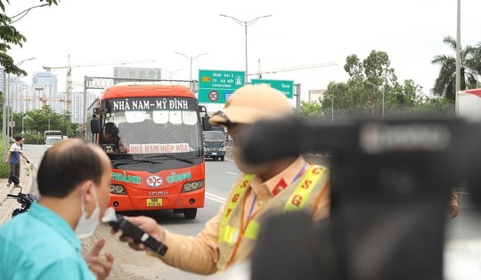 CSGT Hà Nội giăng 'gọng kìm' hai đầu Thủ đô, xe khách, limousine vi phạm khó thoát