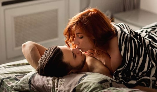 'Cố gắng' – áp lực ngầm giết chết cảm xúc