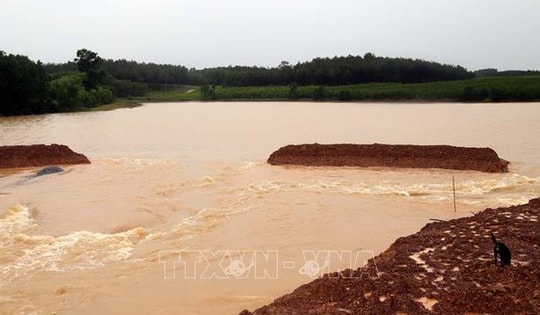 Bão số 1: Quảng Bình huy động thêm lực lượng, mở rộng phạm vi tìm kiếm 4 người mất tích