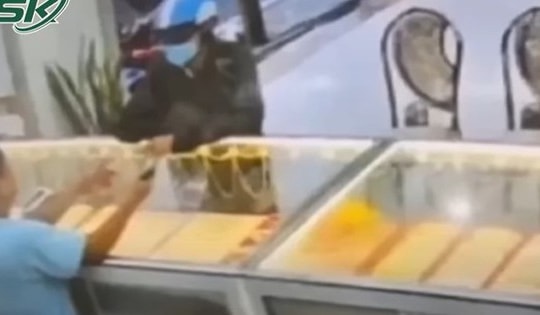 Nghi phạm cướp tiệm vàng bị bắt khi về nhà ăn cơm