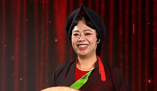 Bị sốc vì trang điểm, NSND Thúy Hương òa khóc vì nhìn trong gương quá xấu