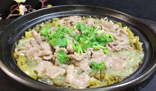 Miến mà nấu theo cách này nghe thì 'lạ lẫm' nhưng hương vị lại ngon bất ngờ, nhất là trong tiết trời nắng nóng