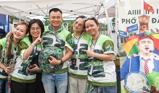 'Choáng' với kiểu cuồng thần tượng của fan Việt