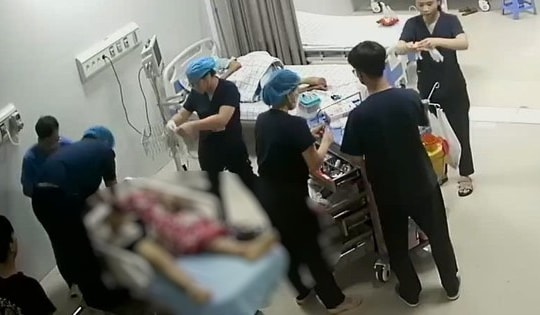 Người đàn ông 59 tuổi ở Phú Thọ bị sét đánh toàn thân tím tái, ngừng tuần hoàn