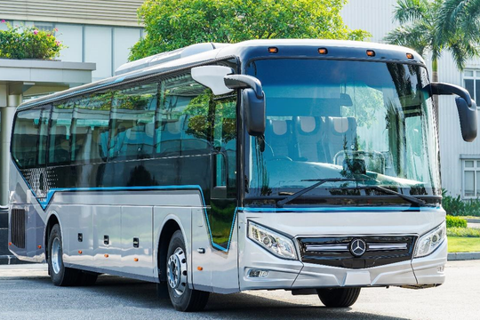 Thaco Auto xuất khẩu xe Bus cao cấp Mercedes-Benz RS 1936 sang Thái Lan