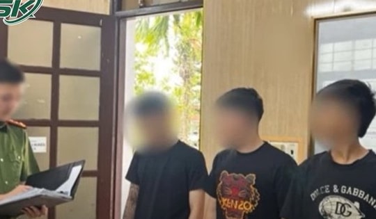 Kinh hãi nhóm 'quái xế' vác đao kiếm truy đuổi, đánh người dã man chỉ vì 'không vừa mắt'