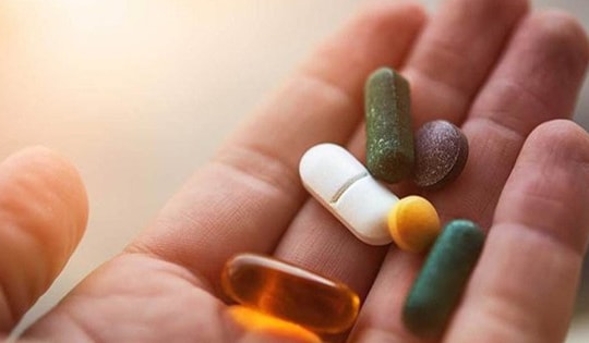 3 nhóm thuốc không nên uống cùng omega-3