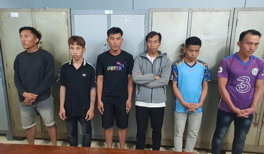 Bắt giam 6 đối tượng giở trò đồi bại với thiếu nữ 14 tuổi