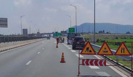Khắc phục vạch sơn kẻ đường 'đánh đố' tài xế trên cao tốc Vĩnh Hảo - Phan Thiết