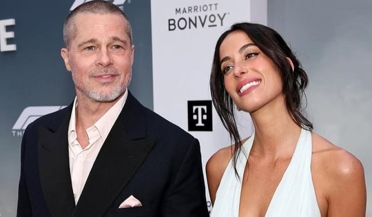 Bạn gái kém 27 tuổi hở bạo trong lần đầu công khai xuất hiện cùng Brad Pitt