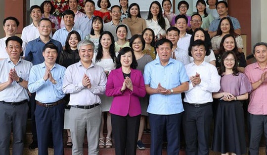 Lãnh đạo Bộ Y tế chúc mừng ngày báo chí Việt Nam các cơ quan báo chí, truyền thông của ngành