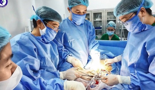 Ca mổ đón trẻ sơ sinh có cân nặng 5,2kg tại Hải Phòng