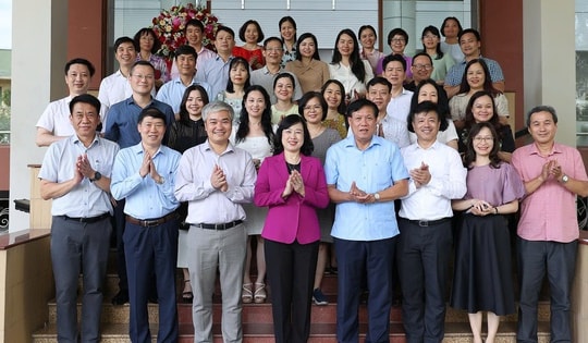 Lãnh đạo Bộ Y tế gặp mặt, chúc mừng ngày báo chí Việt Nam các cơ quan báo chí, truyền thông của ngành