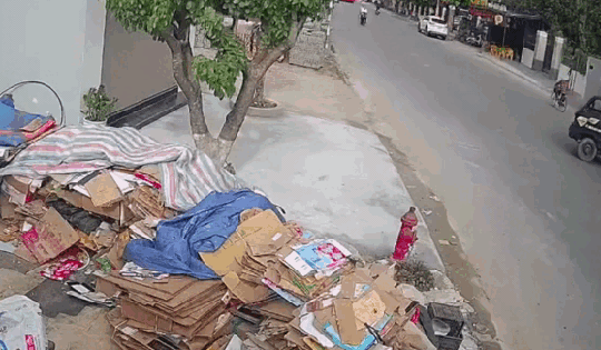 Hoảng hồn cảnh xe máy phóng như 'bay', va chạm xe tải khiến 3 người thương vong ở Hải Phòng