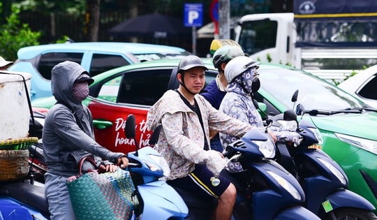 Miền Bắc nắng nóng trên 36 độ trước khi chuyển mưa dông