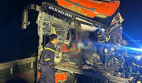 Cục CSGT cảnh báo khẩn việc dừng đỗ trên cao tốc sau tai nạn 11 người thương vong