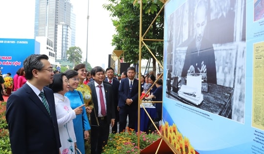 TPHCM khai mạc triển lãm 'Báo chí cách mạng Việt Nam – Một thế kỷ đồng hành cùng dân tộc'