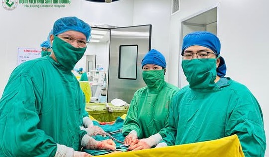 Bác sĩ Hải Dương bóc tách khối u xơ tử cung ‘khủng’