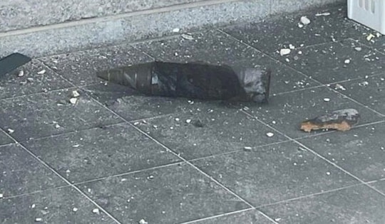 Iran lần đầu phóng tên lửa đầu đạn chùm vào Israel?